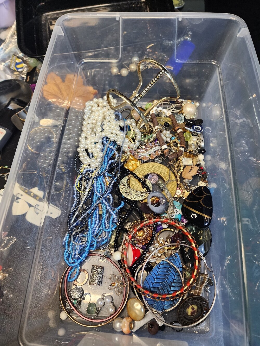 1lb Mixed Jewelry For Crafting May Or May Not Have Matches J080526-0